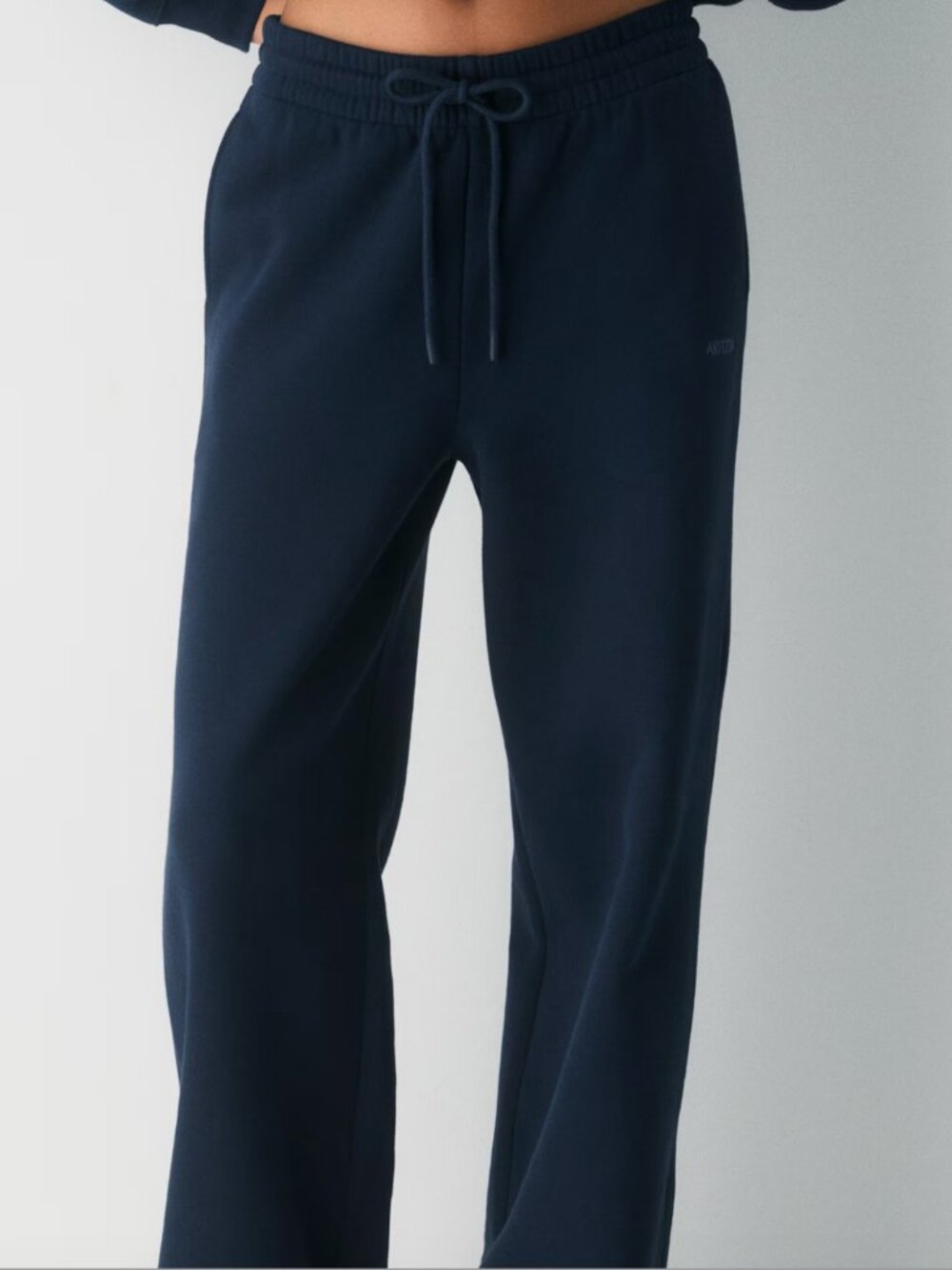 Cozy Sweatfleece Boyfriend Wide Sweatpant - Picture 2 of 3